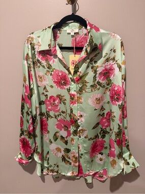 🌸 Entro Floral Button-Down Blouse